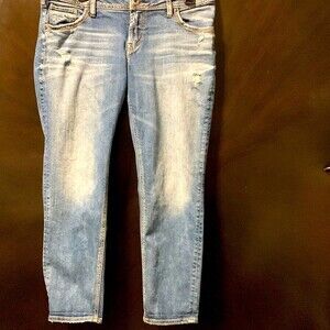 - Women’s SILVER SAM style- jeans/capris. Size 30‎